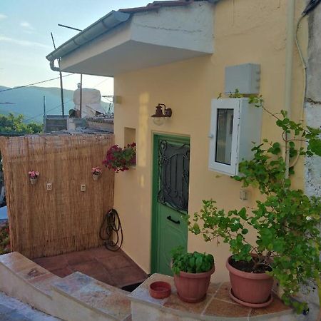 Ilianas Place Ágios Matthaíos 외부 사진